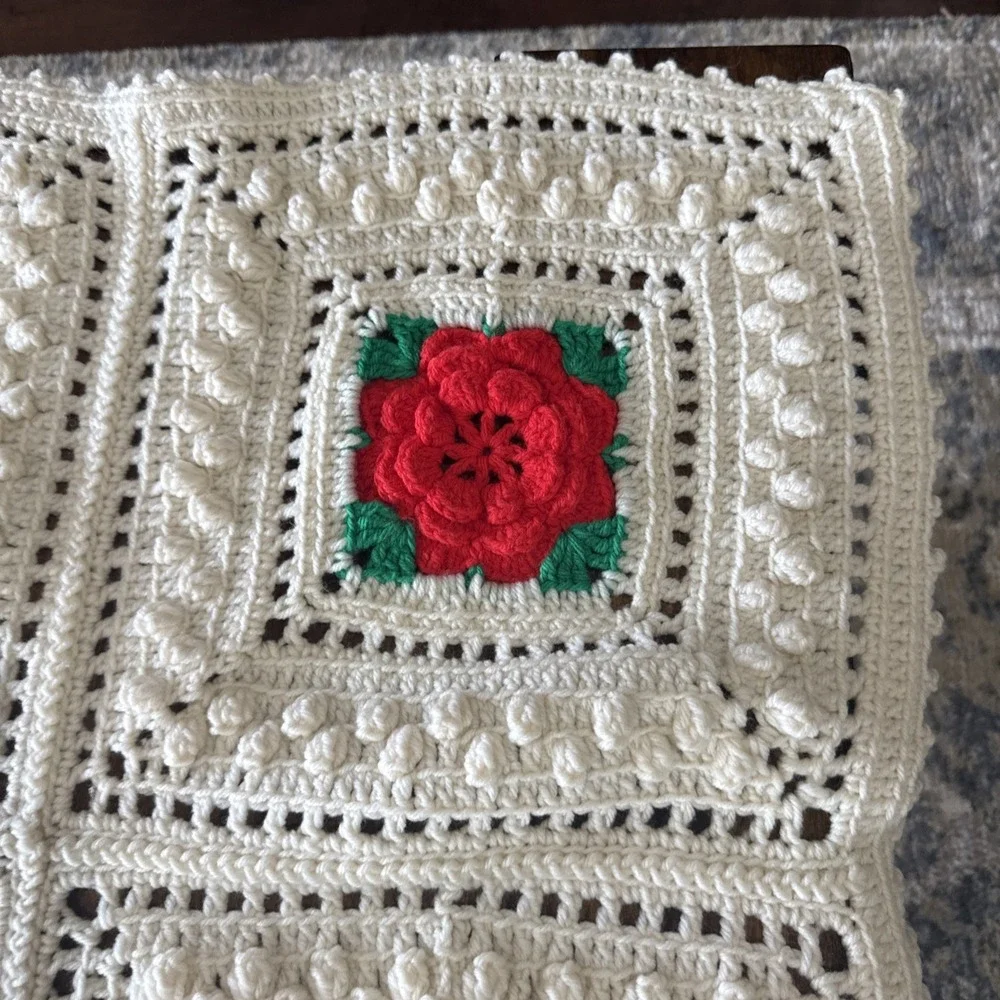 VTG Crocheted Granny Square Afghan Throw Blanket 3D Puffy Red Roses 36